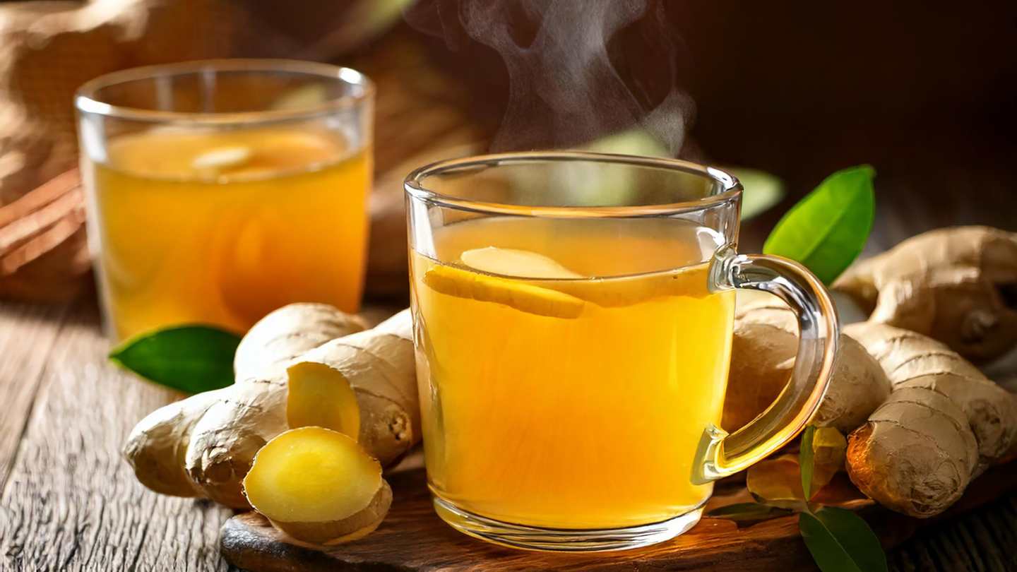 Tra thao moc loi tieu ho tro dao thai axit uric hieu qua. Anh: Canva