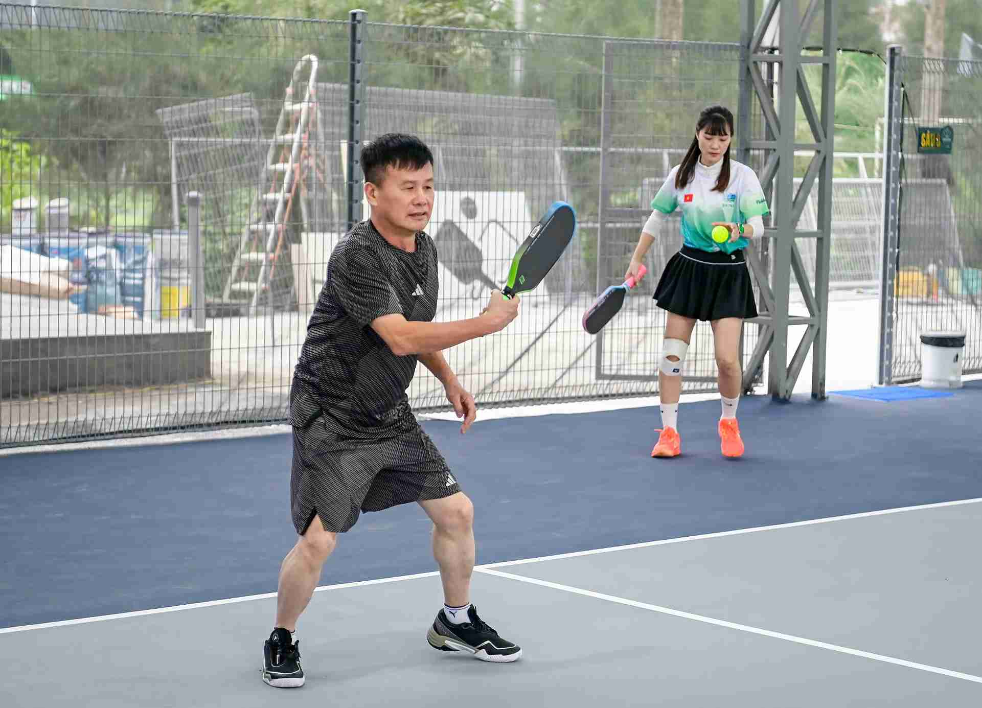 Cac cap thi dau Pickleball trong khong khi hao hung. Anh: Ban To chuc