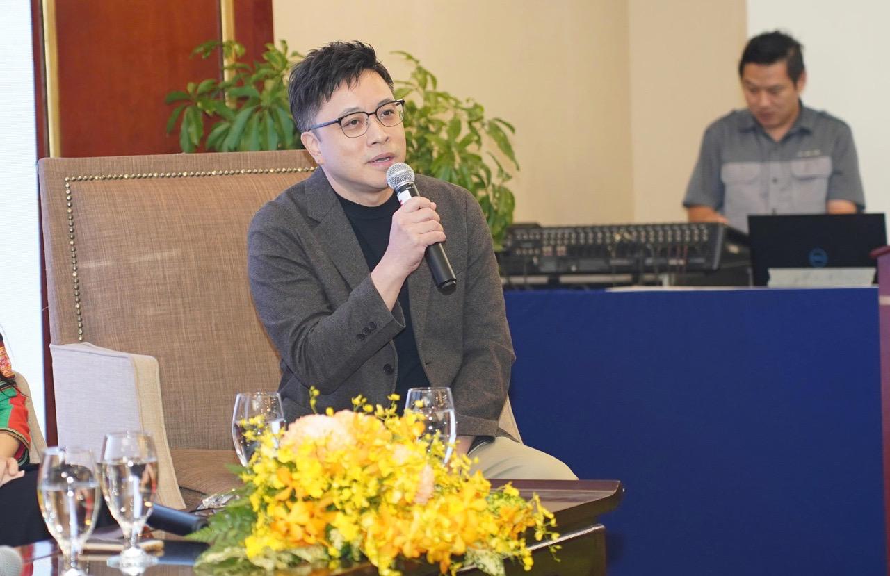 Director Victor Vu. Photo: Thuy Vi.