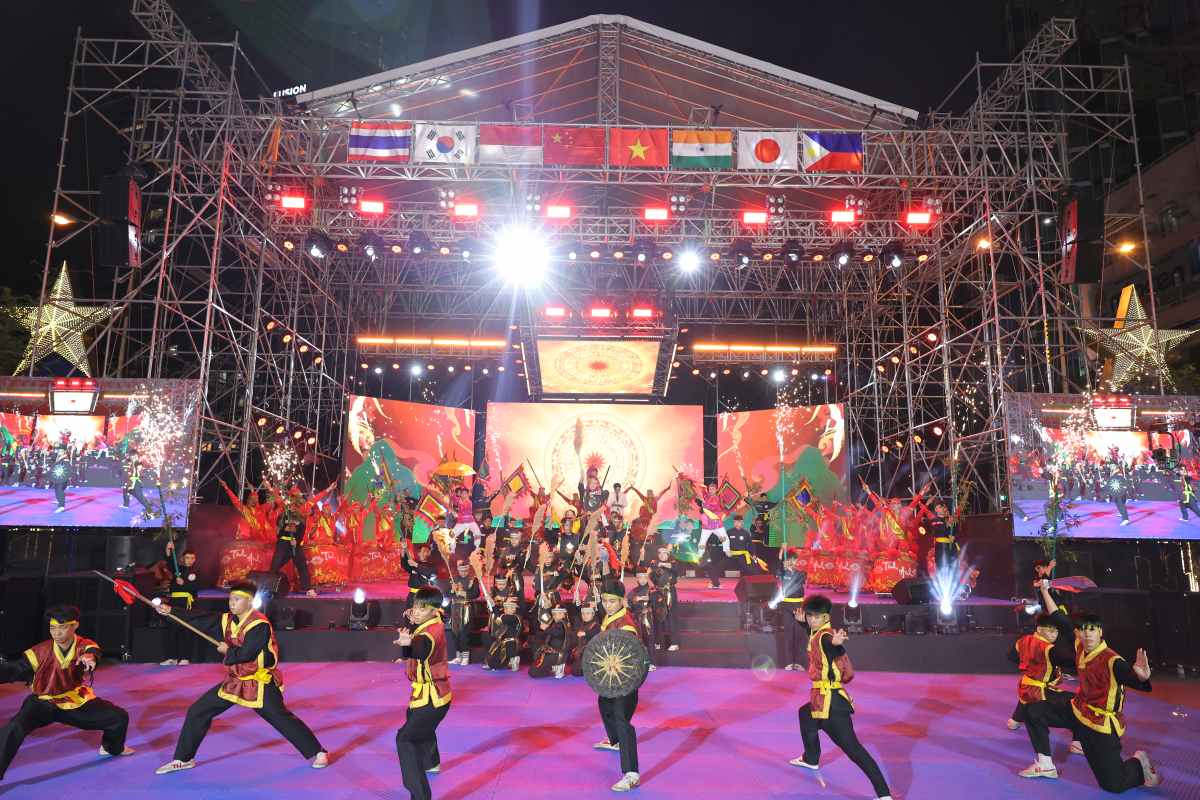 The 2025 Ho Chi Minh City International Martial Arts Festival promises to bring unique martial arts performances, connecting the quintessence of Vietnamese and international martial arts. Photo: Hai Anh