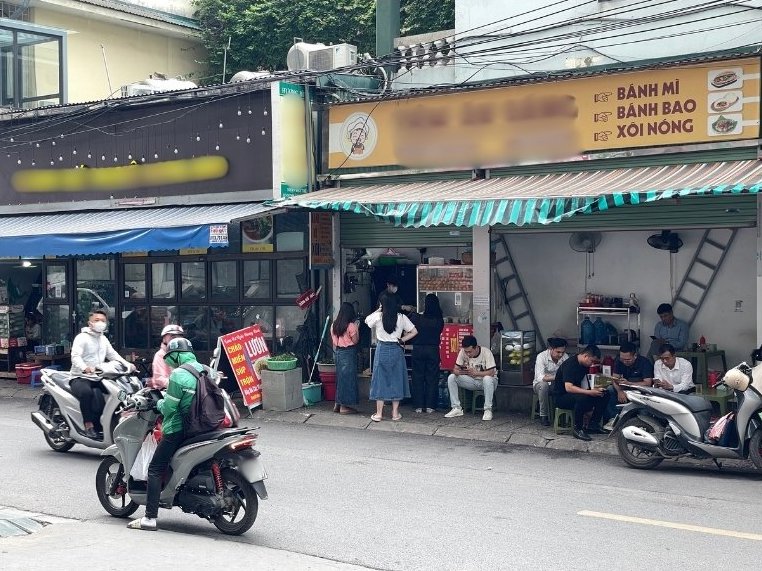 Les entreprises doivent preparer un dossier de declaration fiscale si le chiffre d'affaires est inferieur a 100 millions de VND. Photo : Thanh Binh