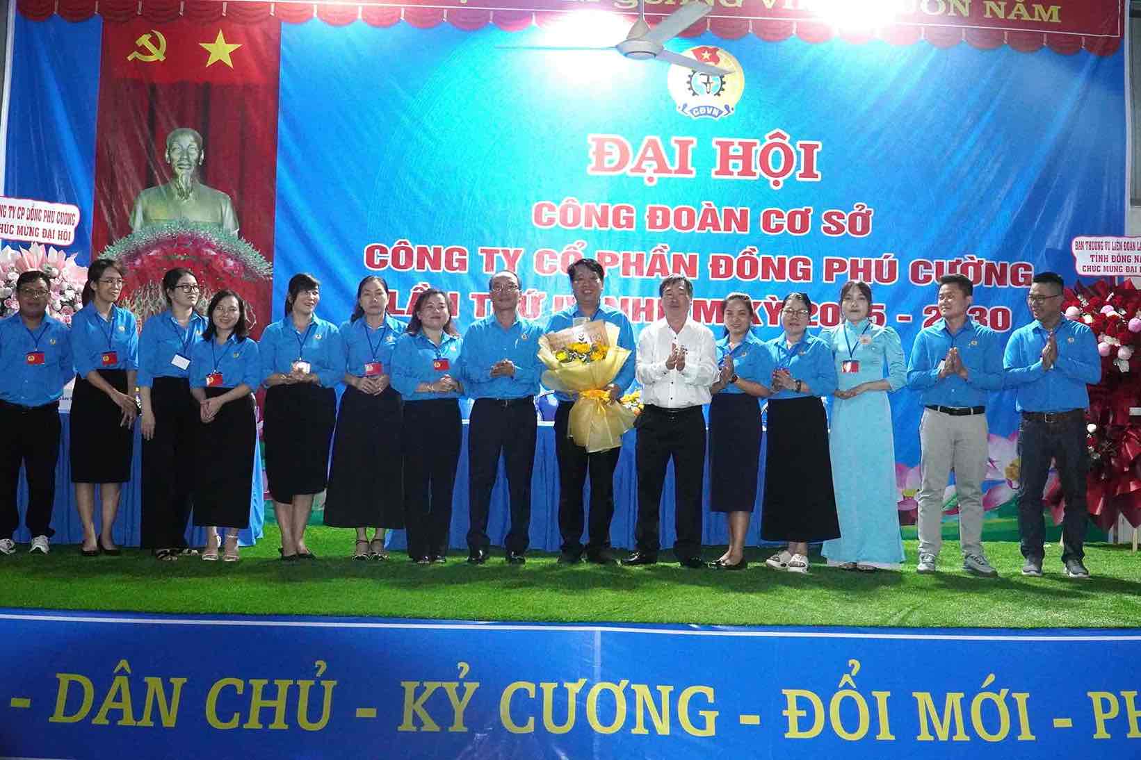 Ra mat Ban chap hanh Cong doan co so Cong ty Co phan Dong Phu Cuong lan thu IV, nhiem ky 2025 - 2030. Anh: HAC