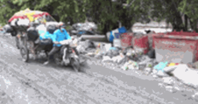 Daring Garbage Garbage, strong odor, people in residential areas in Can Tho do not ...