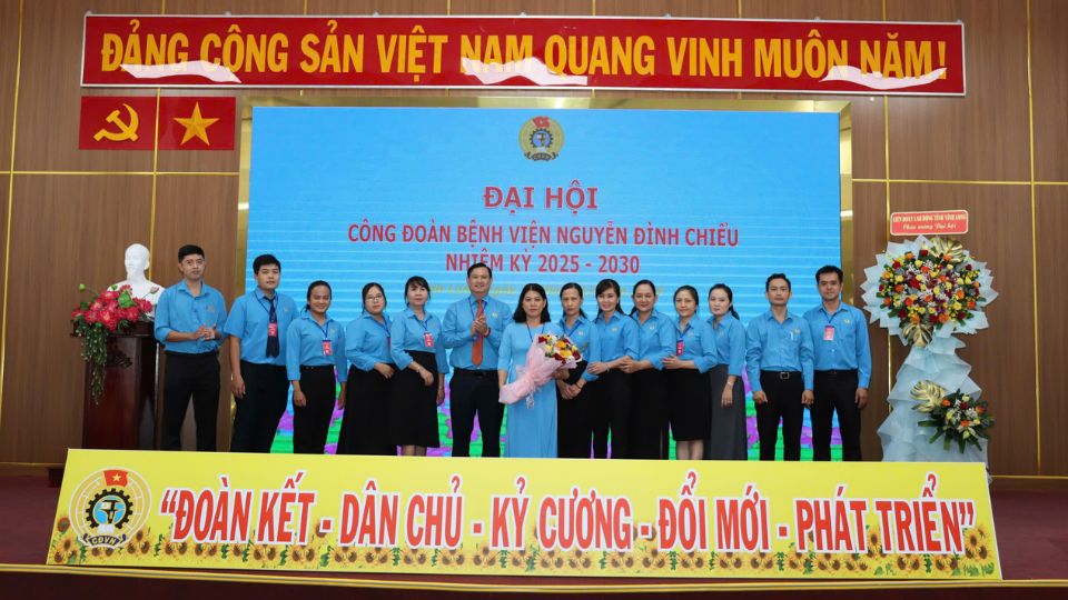 Vinh Long tiene 515/549 sindicatos de base que aprobaron documentos y organizaron con exito los Dai hoi. Foto: Hoang Loc