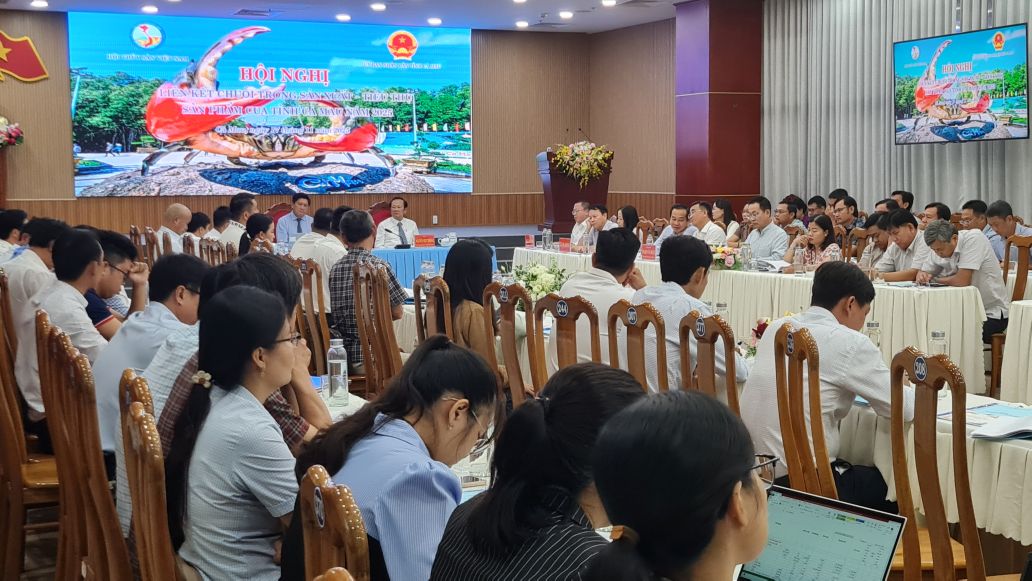 Tai Ngay hoi, hoat dong lien ket giua nguoi nuoi cua va nguoi ban da duoc gan ket de tieu thu cua Ca Mau. Anh: Nhat Ho