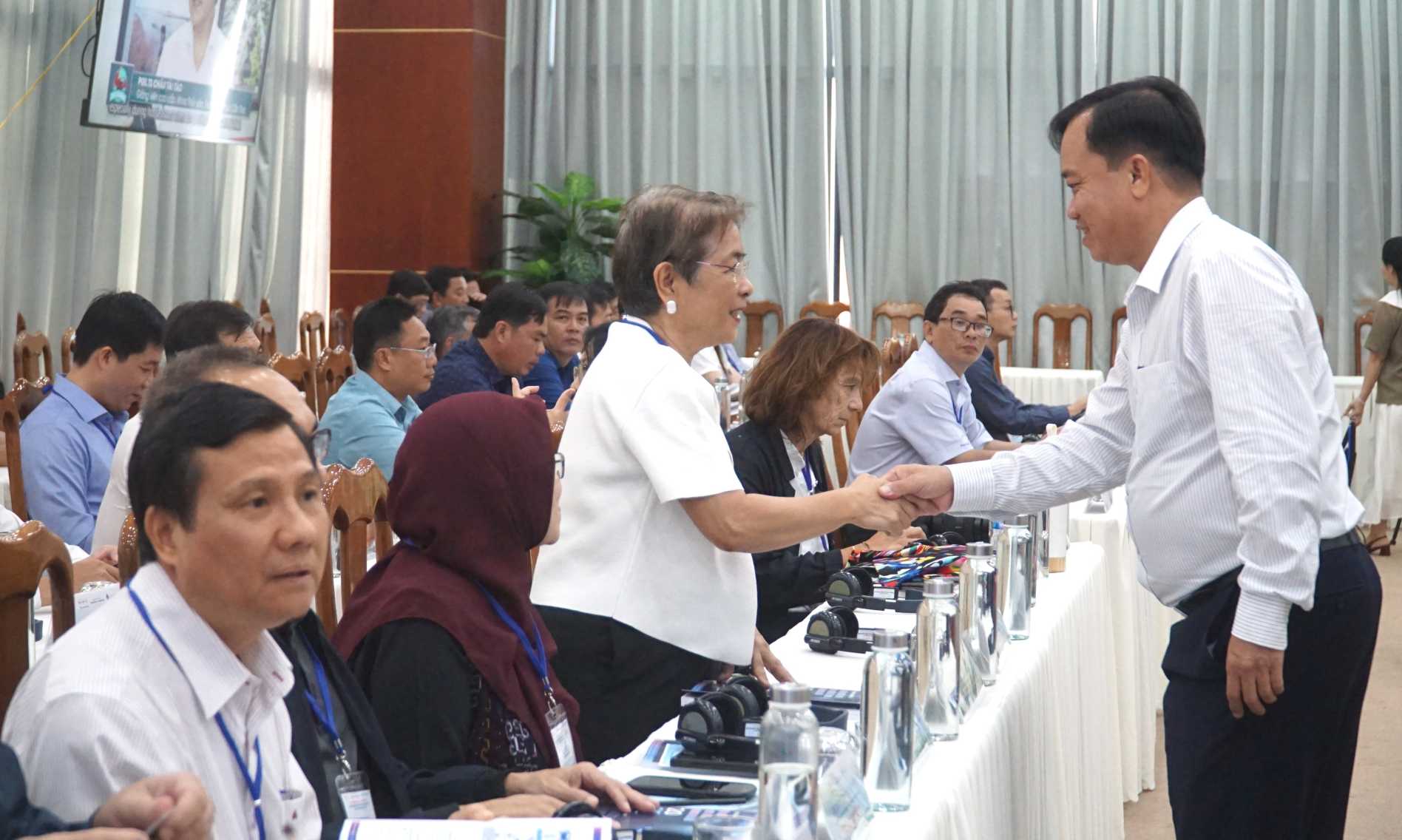 Hoi thao quoc te ve nganh hang cua duoc to chuc mo ra nhieu co hoi de nganh hang cua Ca Mau phat trien. Anh: Nhat Ho