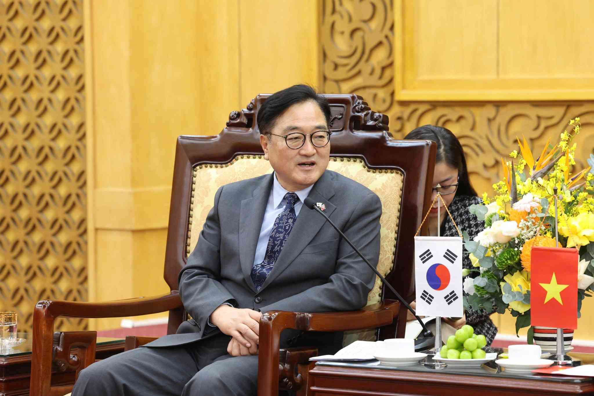 Chu tich Quoc hoi Han Quoc Woo Won Shik phat bieu tai buoi lam viec. Anh: Dieu Anh