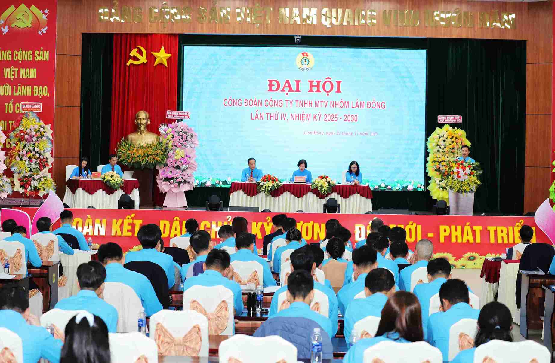 Quang canh Dai hoi. Anh: Phuc Khanh