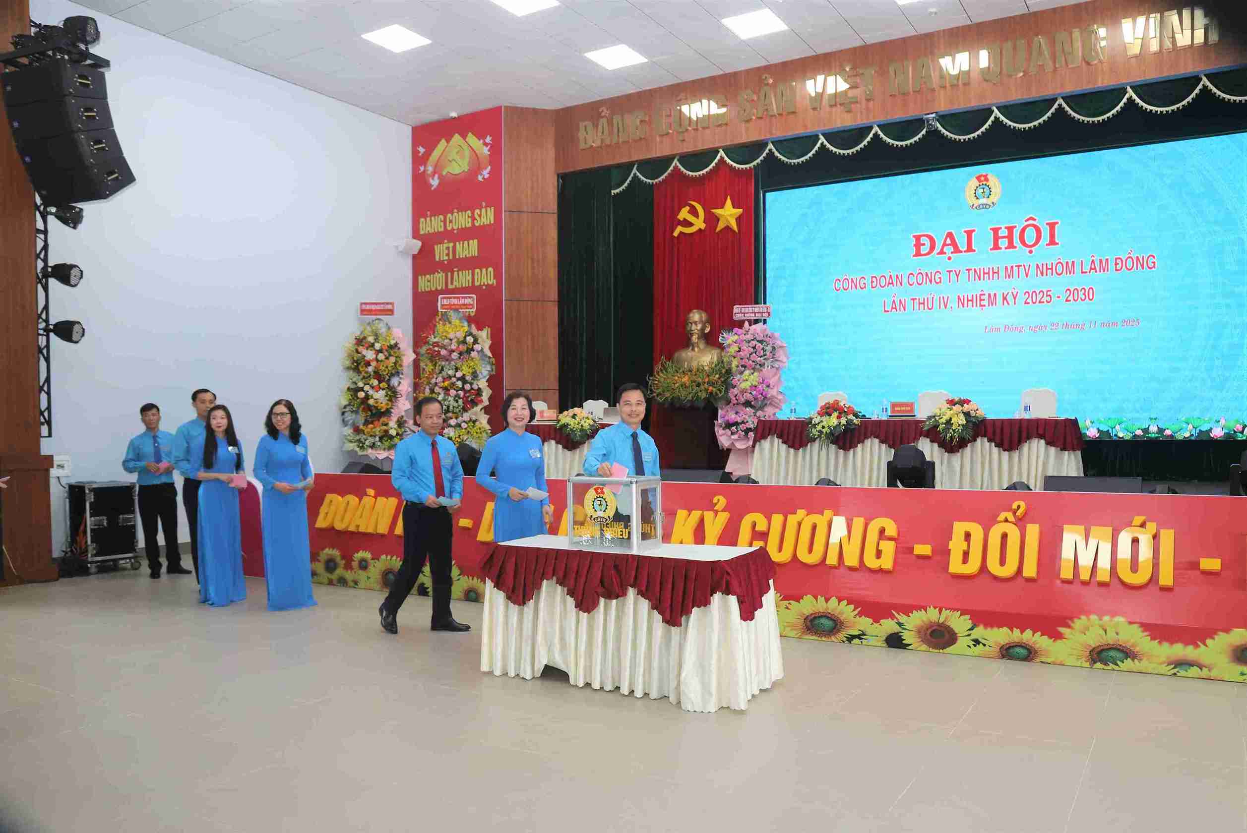 Dai hoi bo phieu bau Ban Chap hanh Cong doan Cong ty Nhom Lam Dong nhiem ky 2025 - 2030. Anh: Phuc Khanh.