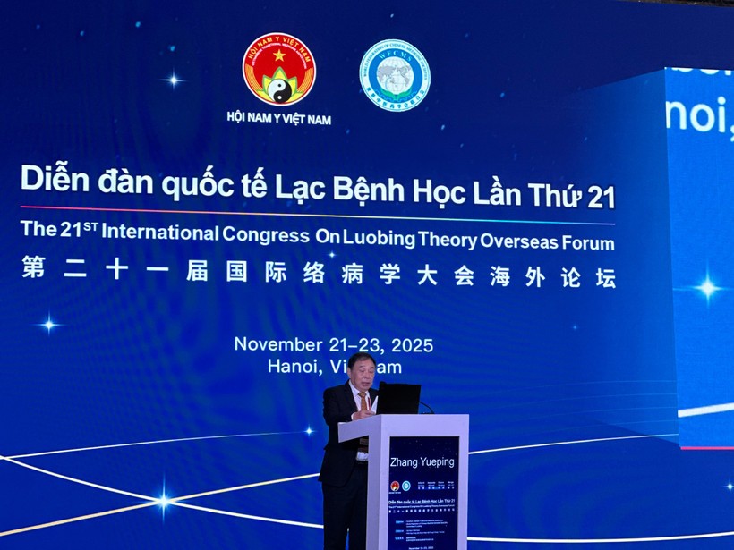 Giao su Truong Viet Binh - Chu tich Hoi Nan y Viet Nam phat bieu tai Dien dan quoc te Lac benh hoc lan thu 21. (A