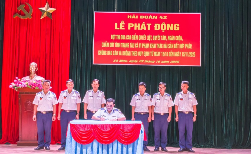 The agencies and units under Squadron 42 signed a peak emulation agreement against IUU fishing in October 2025. Photo: CSB4 Region Command