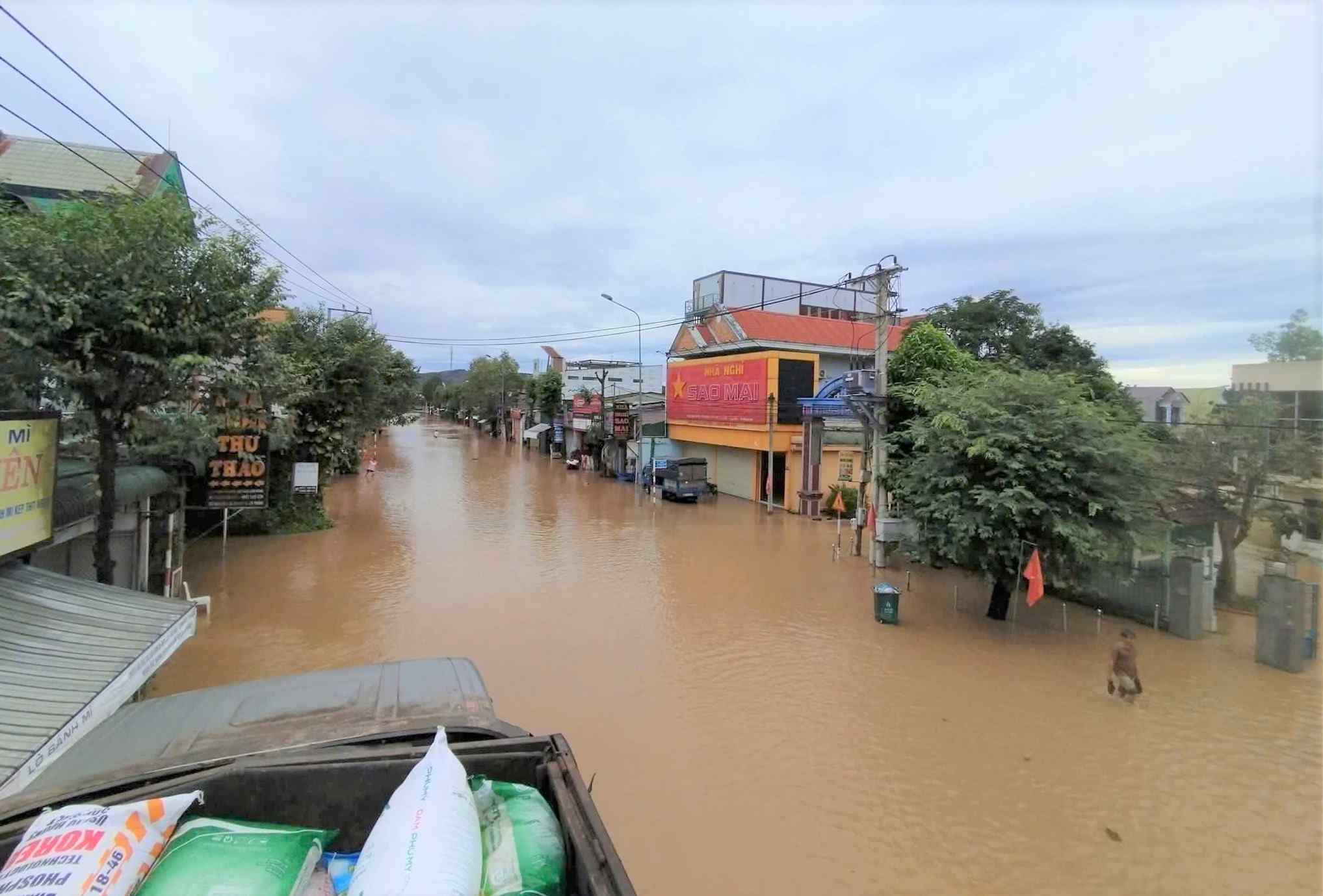 Hai xa Cat Tien va Cat Tien 2 o ha nguon song Dong Nai bi thiet hai nang ne do mua lu gay ra. Anh: Phuc Khanh