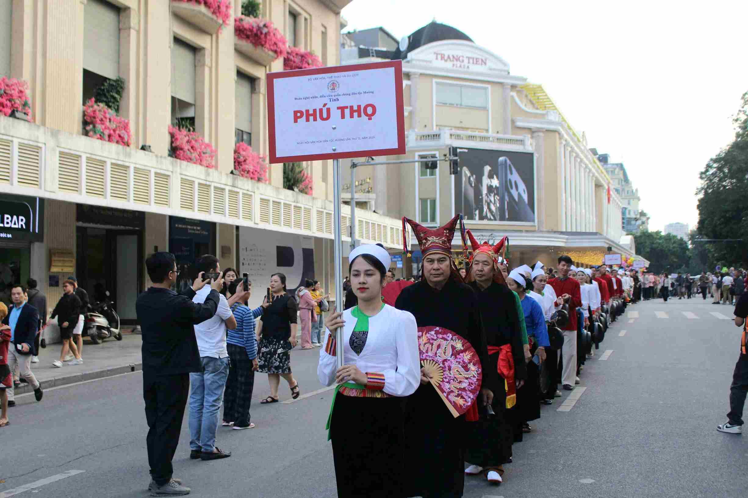 Dong bao dan toc Muong o Phu Tho.