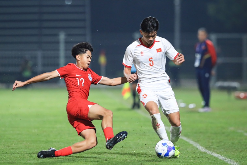 U17 Viet Nam gay suc ep lon truoc doi thu. Anh: Minh Dan