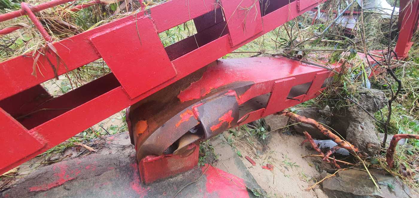 Mo cau thon Da Trang bi nuoc lu be cong. Anh: Phuong Linh