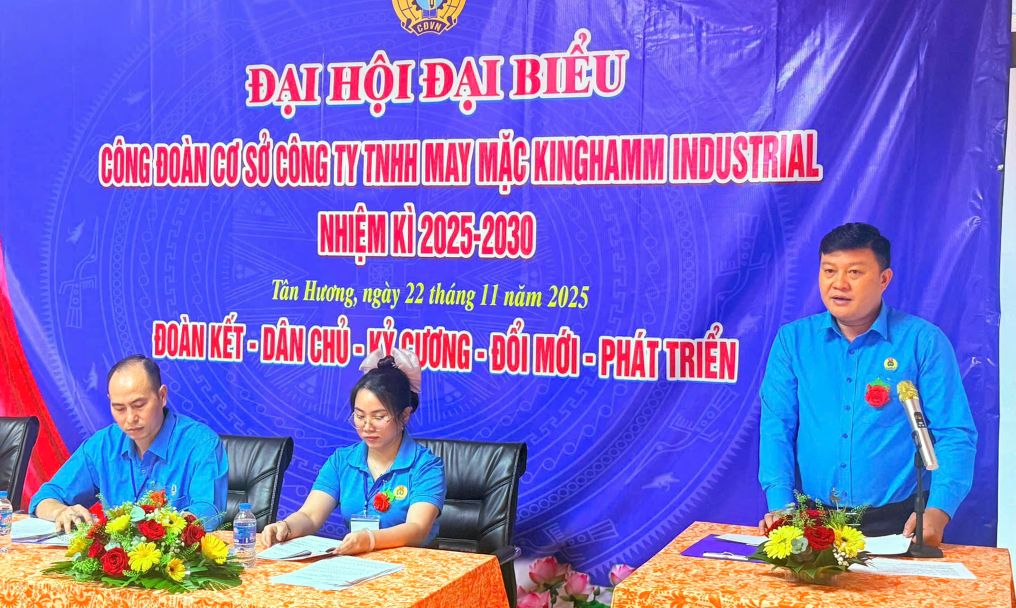 Ong Nguyen Thanh Nhan -Chu tich Cong doan cac Khu cong nghiep, Khu kinh te Dong Thap- phat bieu tai Dai hoi. Anh: Thanh Mai