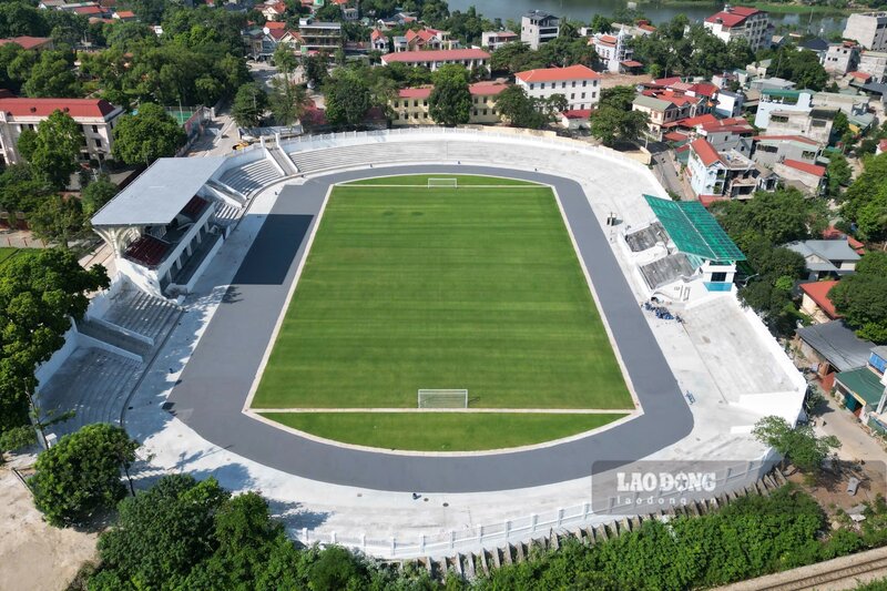 Cong trinh san van dong thi xa Phu Tho tai phuong Phu Tho. Anh: To Cong.