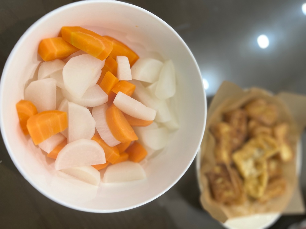 White radish is a familiar ingredient in daily meals. Photo: Hong Anh