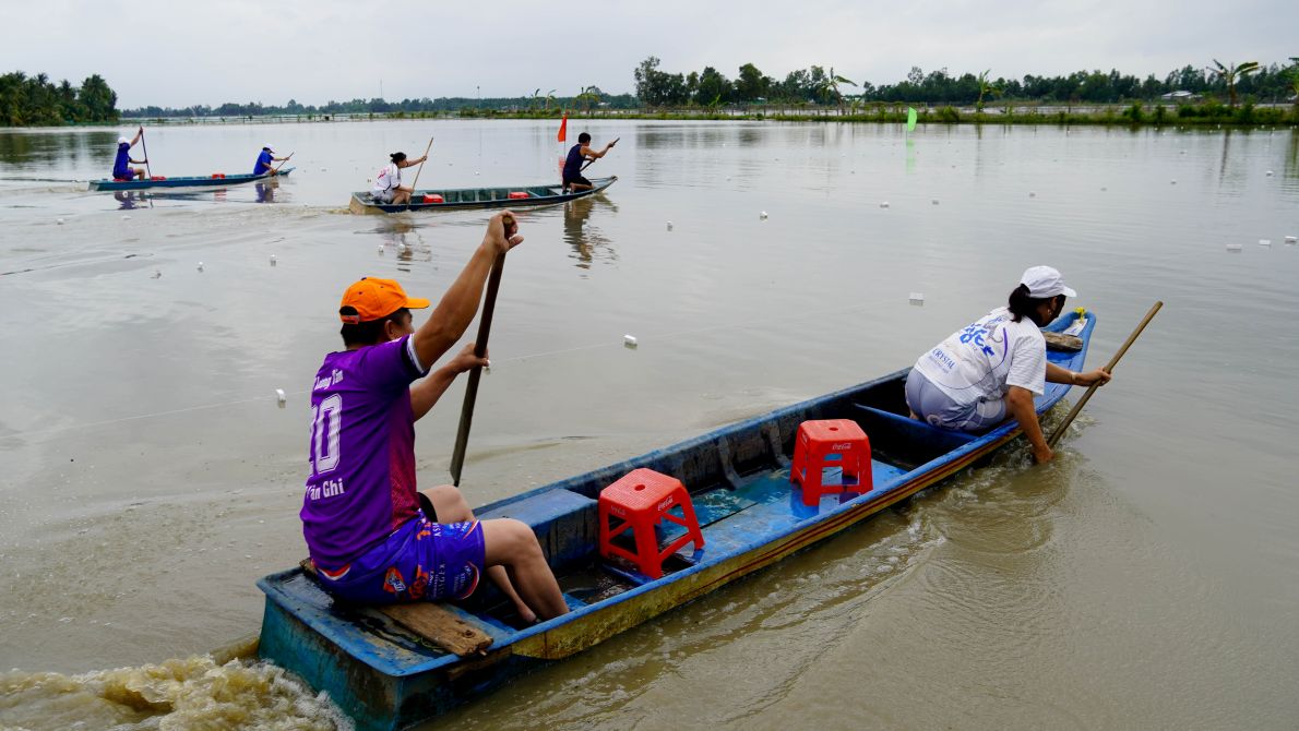 Khong khi vui tuoi, nao nhiet cua mua nuoc noi tren cac canh dong xa Luong Tam (TP Can Tho). Anh: Phuong Anh