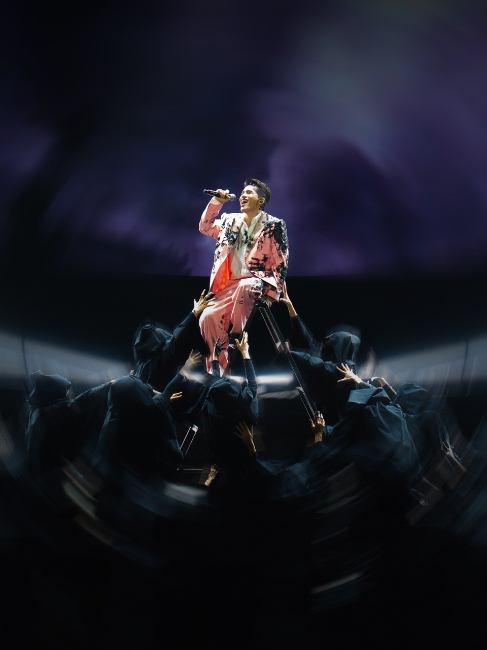 Loat hinh anh trong concert cua Quoc Thien. Anh: Nghe si cung cap.