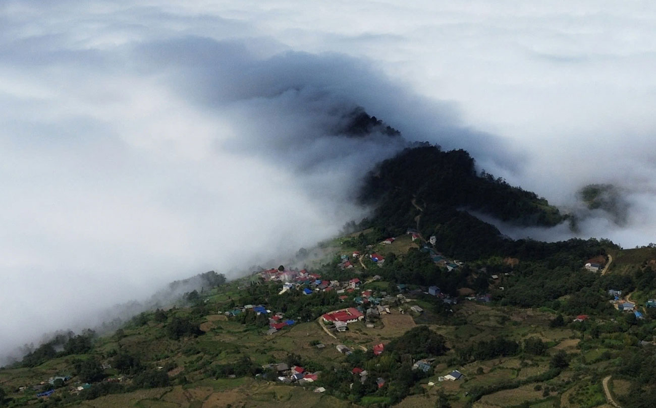 Mr. Nguyen Van Tai, Chairman of the People's Committee of Y Ty commune, said that after merging the two communes of Y Ty and A Lu, the expanded administrative boundaries have brought new opportunities to this land in developing tourism products.