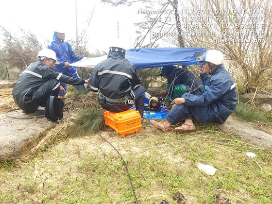 Can bo ky thuat cua VNPT dang no luc khac phuc su co