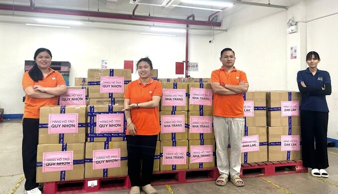 Thuoc men, vat tu y te tu Long Chau san sang ho tro nguoi dan vung lu Mien Trung. 