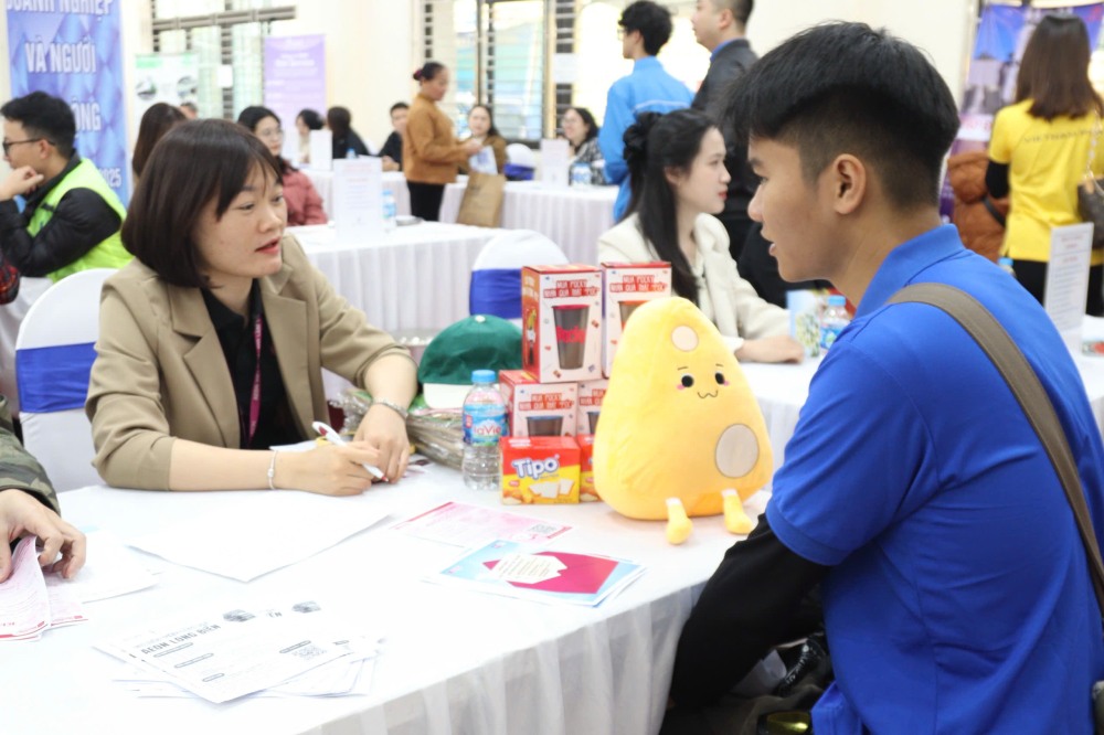 숙련되지 않은 노동자 경험이 없는 노동자는 일자리를 찾기가 매우 어렵습니다. 사진: 퀸치