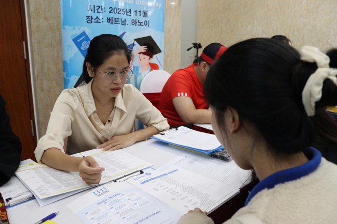 Los trabajadores extranjeros necesitan documentos que demuestren la forma de trabajo al solicitar una extension de contrato