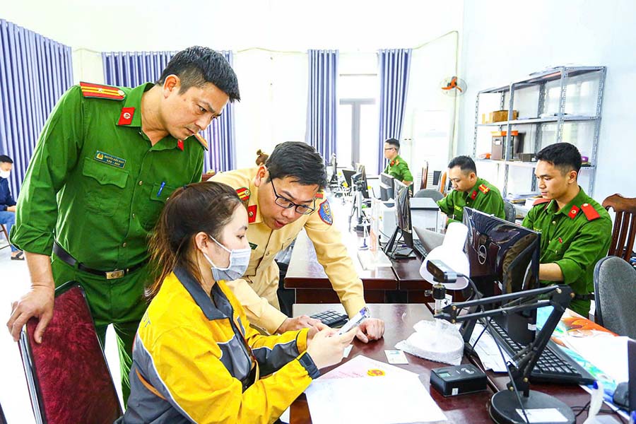 Comment mettre à jour automatiquement son permis de conduire et son enregistrement automobile sur iHanoi
