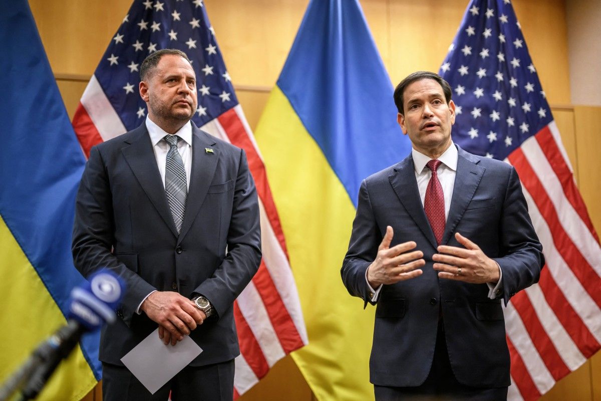 US Secretary of State Marco Rubio (right) and Chief of the Office of the President of Ukraine Andriy Yermak at a press conference after closed negotiations on a peace plan in Geneva, November 23, 2025. Photo: AFP