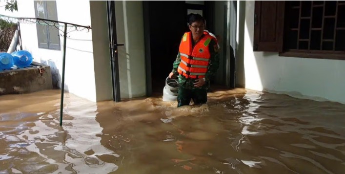 Nuoc lu dang cao, gay ngap lut o nhieu diem tren dia ban xa Buon Don. Anh: Bao Lam