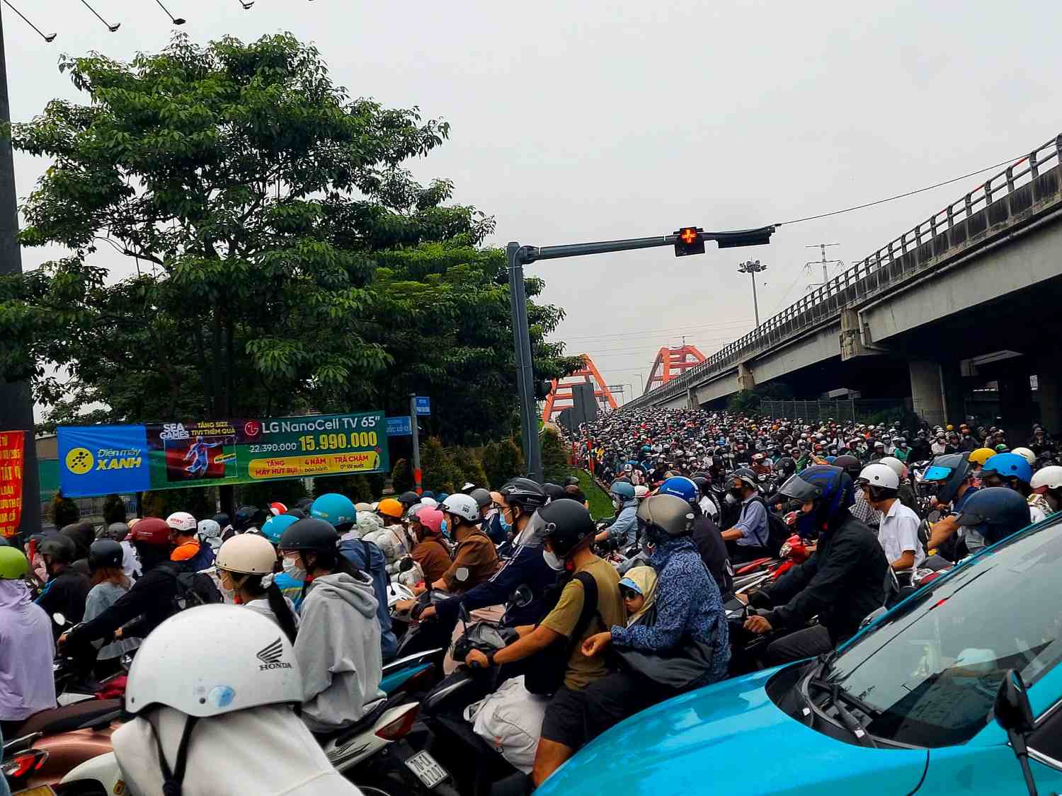 Ket xe khu vuc cau Binh Trieu truoc day. Anh: Minh Quan