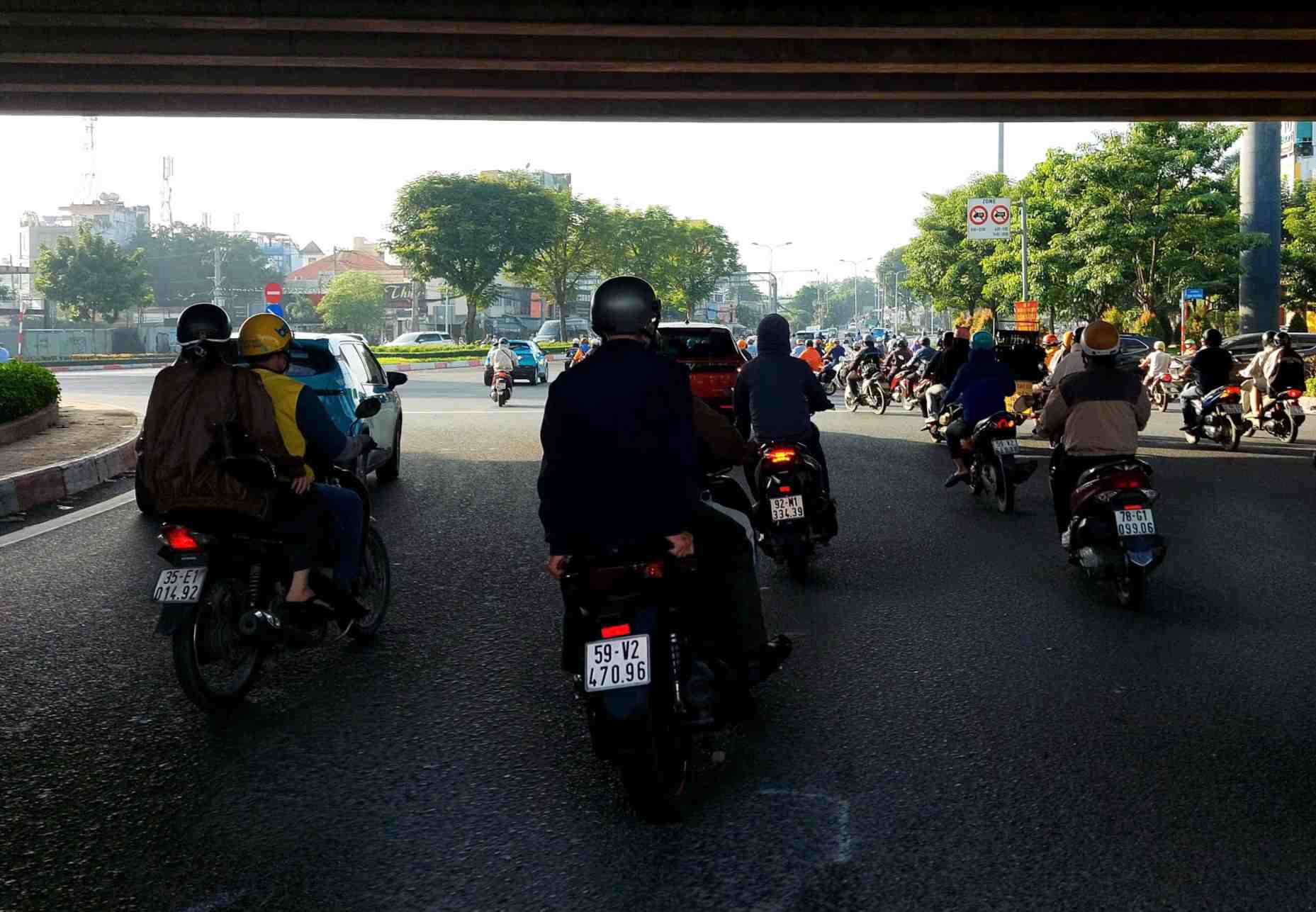 Khu vuc cau Binh Trieu 2 thong thoang sang 24.11. Anh: Minh Quan