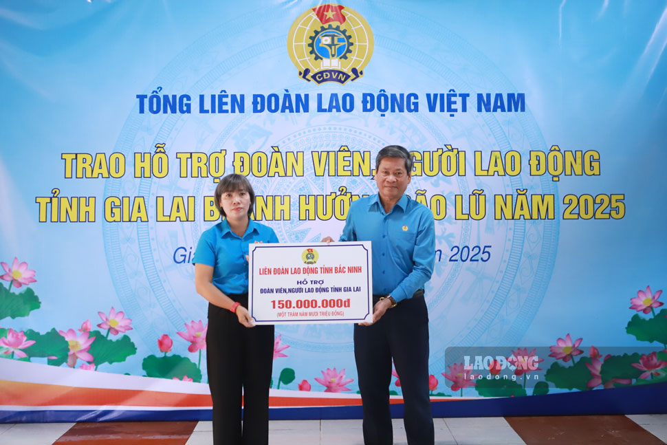 LDLD tinh Bac Ninh ho tro 150 trieu dong. Anh: Hoai Phuong