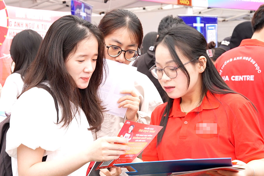 Decoding the appeal of the language industry to young people