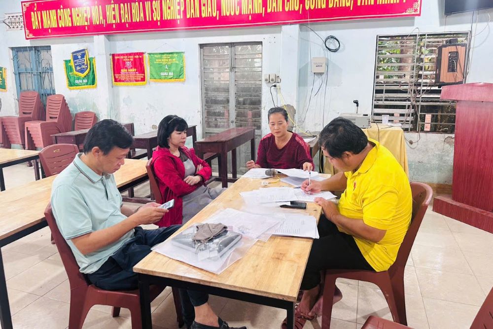 Xa Hoa Vang hoan thanh 6.014 ho so du lieu dat dai trong vong 15 ngay dung chi tieu thanh pho giao. Anh: Tran Thi  