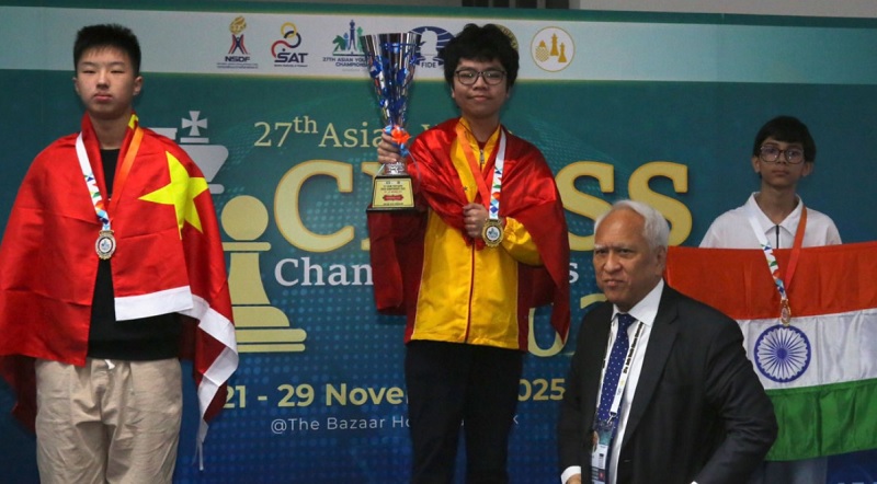 Dau Dau Khuong Duy won the individual gold medal in the rapid chess event at the U14 men's group. Photo: Asian Chess Federation