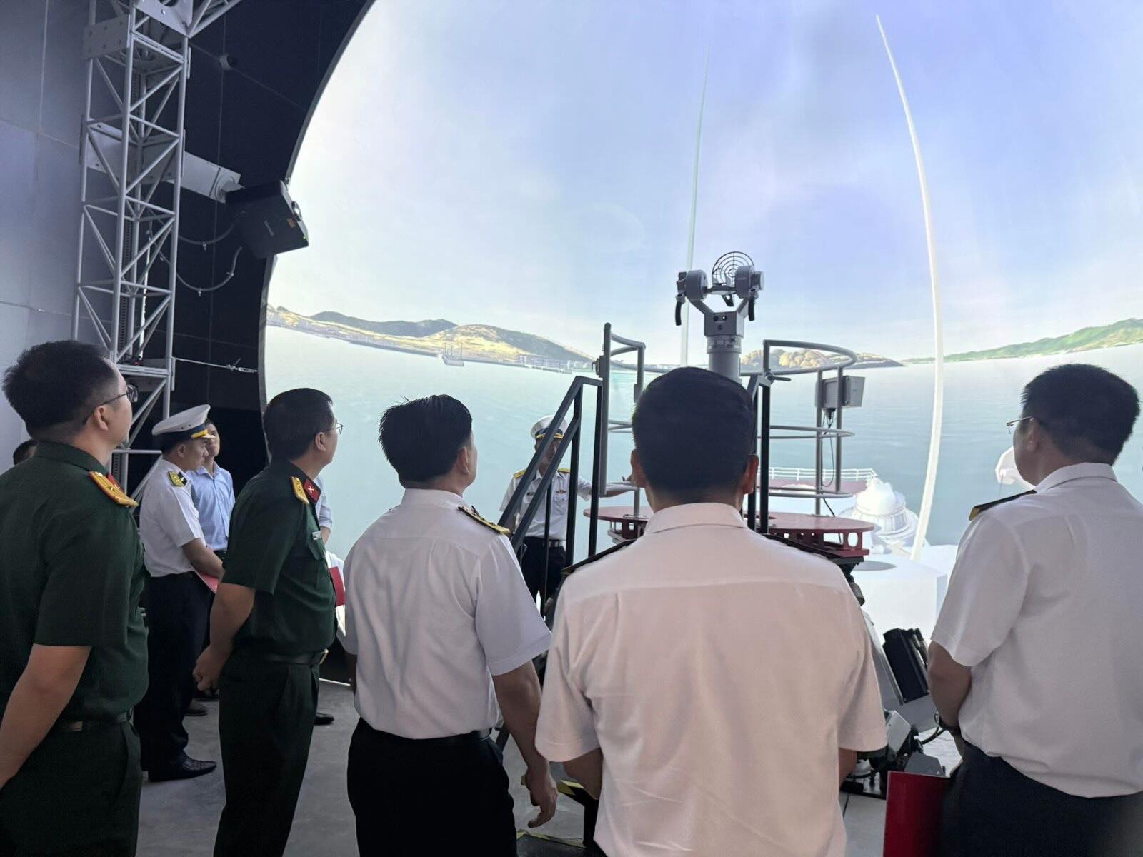 He thong mo phong huan luyen hang hai cua Viet Nam duoc to chuc quoc te DNV chung nhan dat muc cao nhat trong phan hang mo phong hang hai. Anh: V