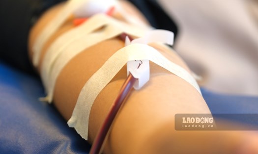 TP Can Tho keu goi nguoi dan chung tay hien mau tinh nguyen. Anh: Phong Linh.