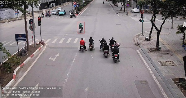 El propietario del coche es multado por un error de exceso de velocidad en Hanoi. Foto: Departamento de Policia de Trafico