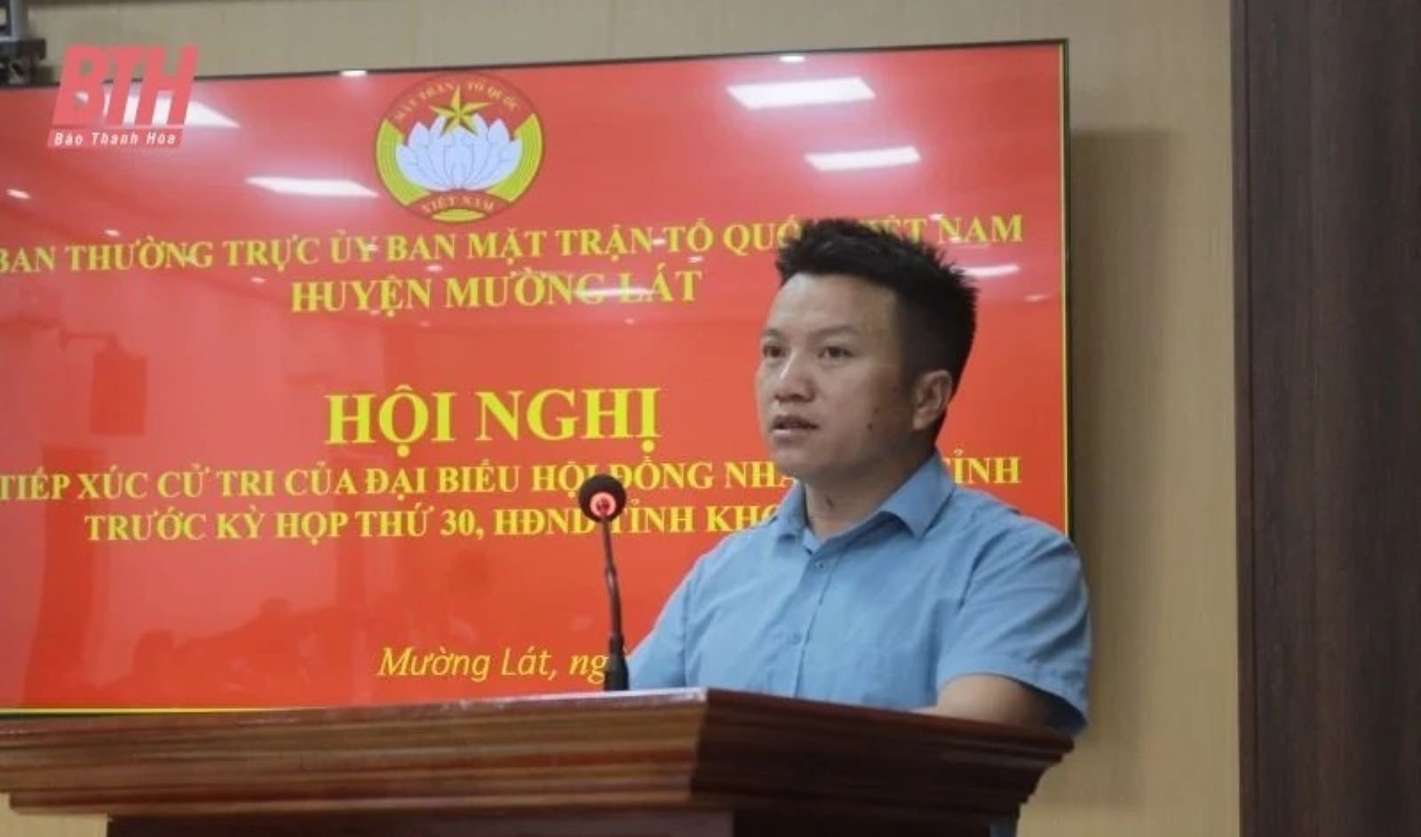 Nguoi dan xa Trung Ly nhieu lan kien nghi som day nhanh tien do xay dung khu tai dinh cu. Anh: Tran Lam