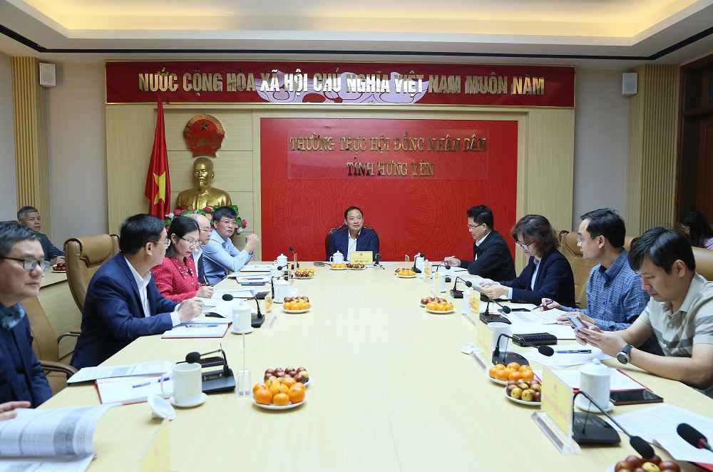 Ong Tran Quoc Van - Chu tich HDND tinh chu tri hoi nghi. Anh: Cong TTDT tinh Hung Yen