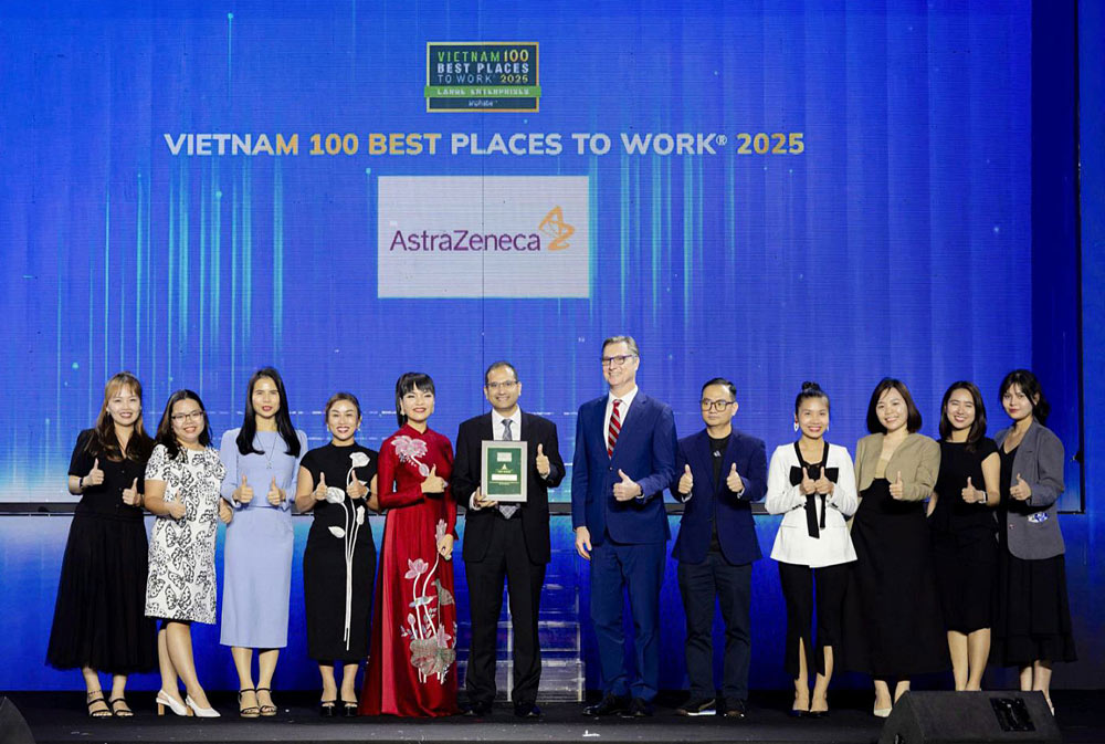 AstraZeneca Vietnam continues to be honored by Anphabe in the "Top 100 Best Places to Work in Vietnam". Photo: Provided by the enterprise