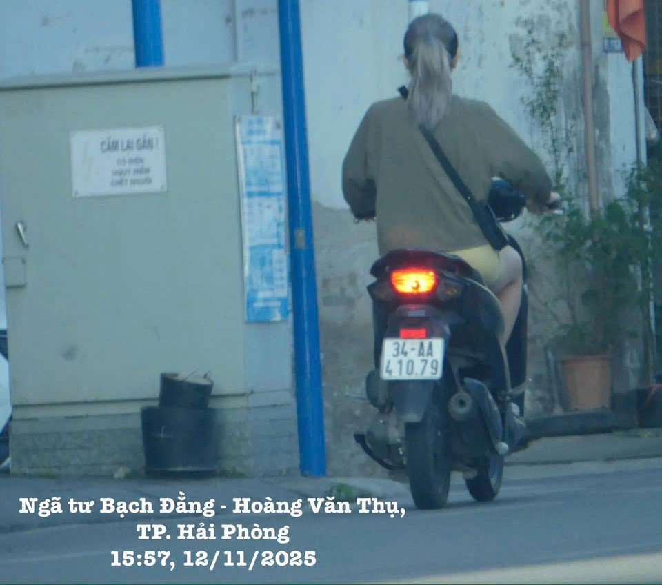 Propiedad de motocicleta multada en Hai Phong. Foto: Cong an Hai Phong