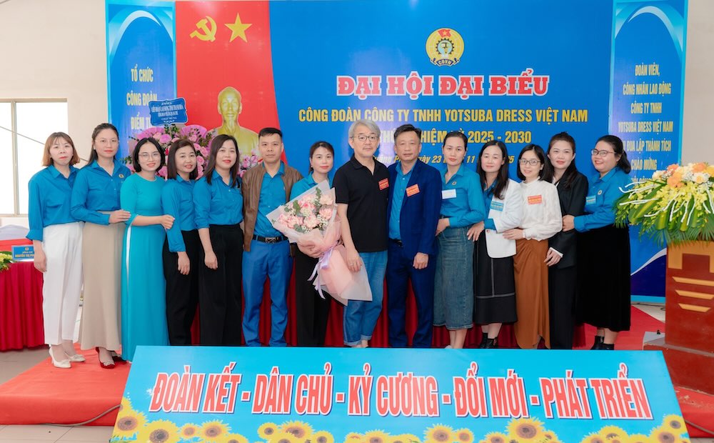 Yotsuba Dress Vietnam Co. Ltd.の労働組合が第5回代表大会、任期2025年から2030年を開催。写真:Tien Long An Media