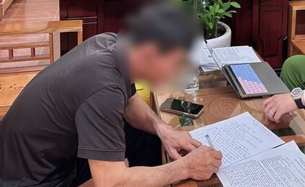 Người đàn ông Hưng Yên bị xử phạt vì đăng tải thông tin xúc phạm trên mạng xã hội. Ảnh: Công an tỉnh Hưng Yên