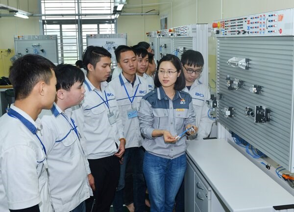 Sinh viên học ngành bán dẫn ở Trường Cao đẳng Công nghiệp Bắc Ninh. Ảnh: Website nhà trường
