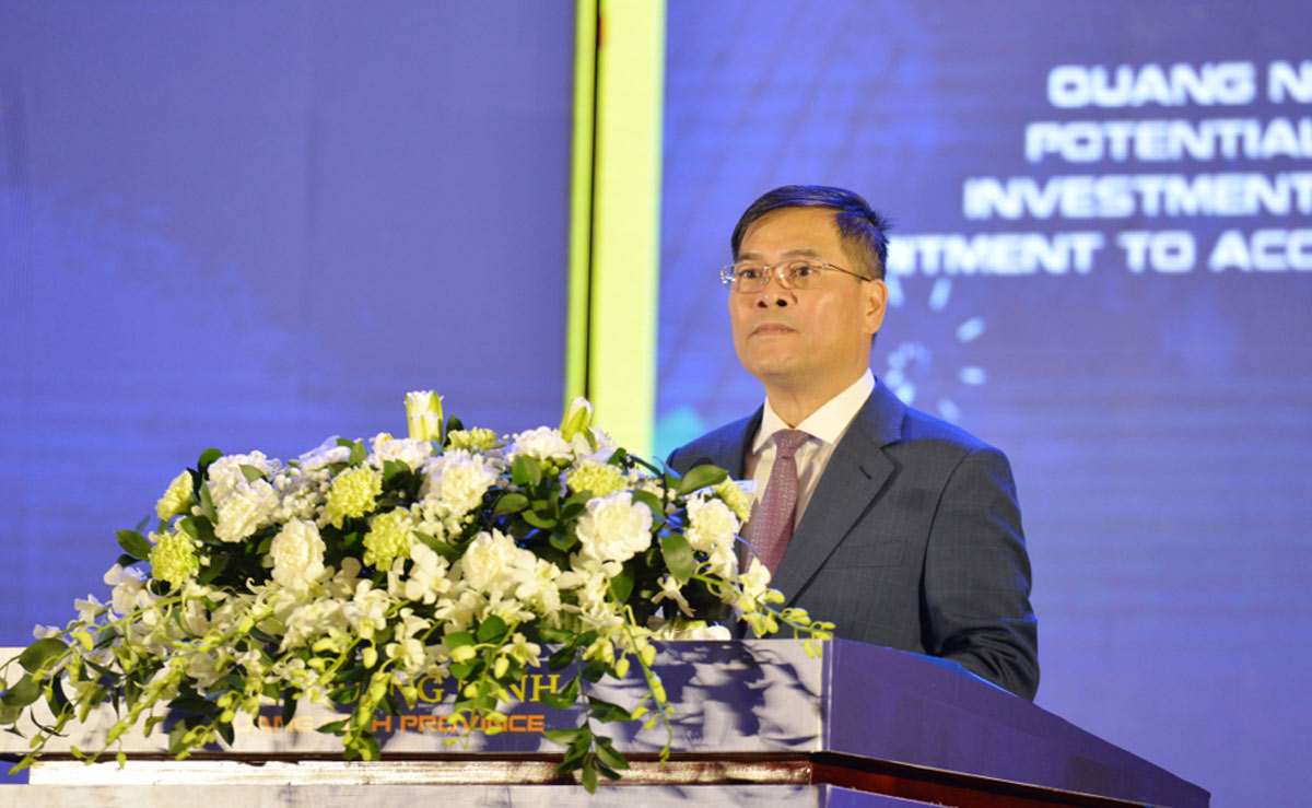 Dong chi Bui Van Khang, Pho Bi thu Tinh uy, Chu tich UBND tinh, Pho Truong Ban Chi dao phat trien KHCN, doi moi sang tao, chuyen doi so tinh, phat bieu khai mac hoi nghi. Anh: Thu Chung