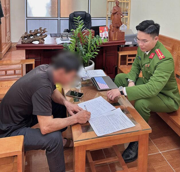 Người đàn ông ở Hưng Yên nộp phạt 7,5 triệu đồng vì đăng tin xúc phạm người khác Ảnh: Công an tỉnh Hưng Yên